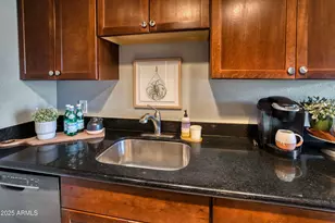 3402 N 32nd St, Phoenix, AZ 85018 - Photo 7