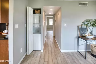 3402 N 32nd Street #102, Phoenix, AZ 85018 - Photo 3