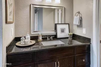 3402 N 32nd Street #102, Phoenix, AZ 85018 - Photo 15