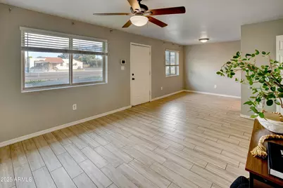 3402 N 32nd Street #102, Phoenix, AZ 85018 - Photo 5