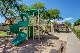 2725 E Mine Creek Rd, Phoenix, AZ 85024 - Photo 29