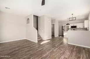 2725 E Mine Creek Rd, Phoenix, AZ 85024 - Photo 11