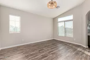 2725 E Mine Creek Rd, Phoenix, AZ 85024 - Photo 13