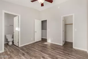 2725 E Mine Creek Rd, Phoenix, AZ 85024 - Photo 19