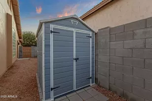 410 W Helena Dr, Phoenix, AZ 85023 - Photo 35