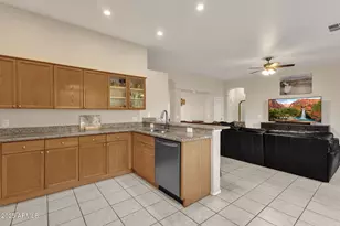 410 W Helena Dr, Phoenix, AZ 85023 - Photo 9