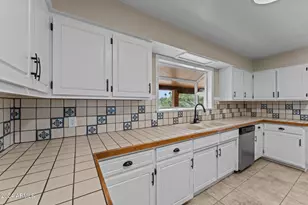 1605 N Little Stonehedge Ranch Rd, Wickenburg, AZ 85390 - Photo 9