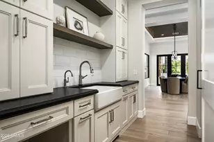 6500 E Cactus Wren Rd, Paradise Valley, AZ 85253 - Photo 17