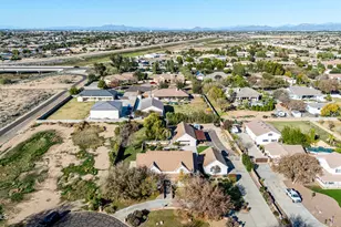 2552 E Ridgewood Ln, Gilbert, AZ 85298 - Photo 73