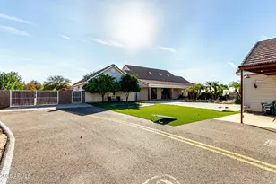 2552 E Ridgewood Ln, Gilbert, AZ 85298 - Photo 53