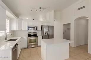 4302 E Wescott Dr, Phoenix, AZ 85050 - Photo 9