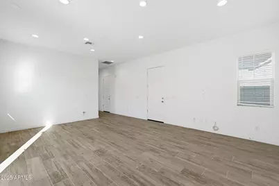 204 E Taurus Place, Chandler, AZ 85249 - Photo 9