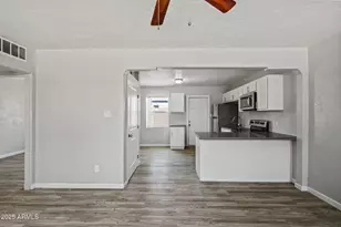 528 E Pierson St, Phoenix, AZ 85012 - Photo 13