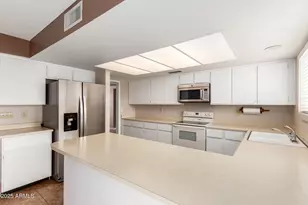 10505 E Silvertree Dr, Sun Lakes, AZ 85248 - Photo 11