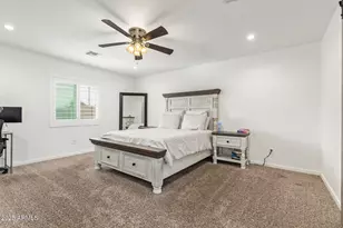 723 E Desert Dr S, Phoenix, AZ 85042 - Photo 17