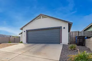 723 E Desert Dr S, Phoenix, AZ 85042 - Photo 5