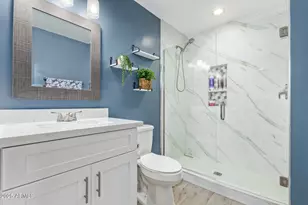 723 E Desert Dr S, Phoenix, AZ 85042 - Photo 21