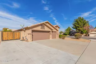 8338 W Paradise Dr, Peoria, AZ 85345 - Photo 3