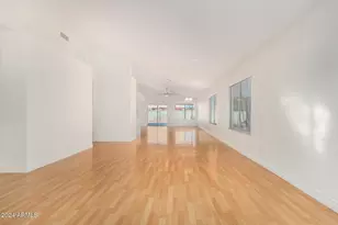 8338 W Paradise Dr, Peoria, AZ 85345 - Photo 7