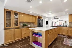 89 N Riata St, Gilbert, AZ 85234 - Photo 17