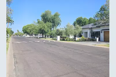 4139 E Clarendon Avenue, Phoenix, AZ 85018 - Photo 23