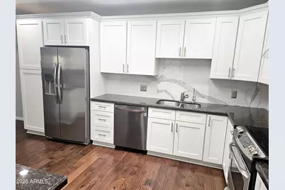 4139 E Clarendon Avenue, Phoenix, AZ 85018 - Photo 9