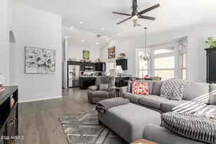 8935 W Kerry Ln, Peoria, AZ 85382 - Photo 9