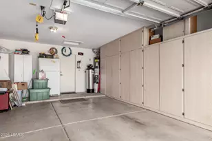 8935 W Kerry Ln, Peoria, AZ 85382 - Photo 27