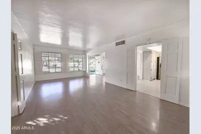 41 E Myrtle Avenue, Phoenix, AZ 85020 - Photo 19