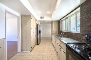 41 E Myrtle Ave, Phoenix, AZ 85020 - Photo 11