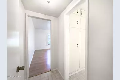 41 E Myrtle Avenue, Phoenix, AZ 85020 - Photo 13