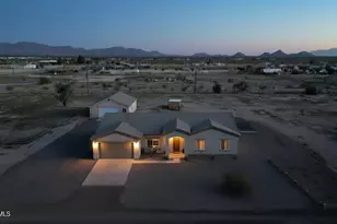 825 N 297th Dr, Buckeye, AZ 85396 - Photo 1