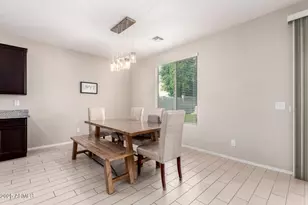 10402 W Louise Dr, Peoria, AZ 85383 - Photo 7