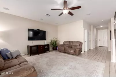 10402 W Louise Drive, Peoria, AZ 85383 - Photo 5