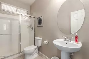 10402 W Louise Dr, Peoria, AZ 85383 - Photo 13