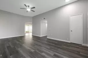 9903 W Hawthorn Dr, Sun City, AZ 85351 - Photo 7