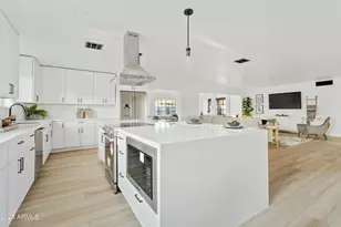 1302 W Golden Ln, Phoenix, AZ 85021 - Photo 7