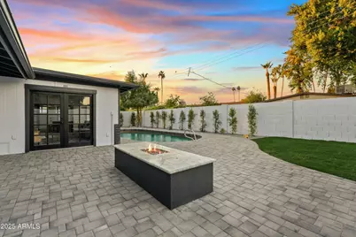 1302 W Golden Lane, Phoenix, AZ 85021 - Photo 1