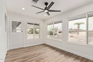 10502 W Meade Dr, Sun City, AZ 85351 - Photo 11