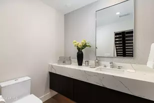 5935 N Echo Canyon Ln, Phoenix, AZ 85018 - Photo 11