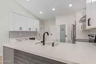 11 N Concord St, Gilbert, AZ 85234 - Photo 7