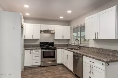 6428 W Sunnyslope Lane, Glendale, AZ 85302 - Photo 11