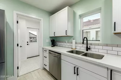 2246 N Laurel Avenue, Phoenix, AZ 85007 - Photo 19