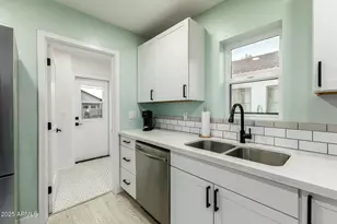 2246 N Laurel Ave, Phoenix, AZ 85007 - Photo 19