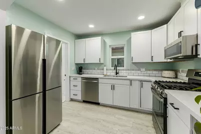 2246 N Laurel Avenue, Phoenix, AZ 85007 - Photo 15