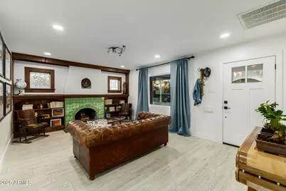 2246 N Laurel Avenue, Phoenix, AZ 85007 - Photo 7