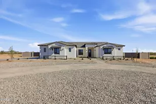 17743 W Dale Ln, Surprise, AZ 85387 - Photo 3