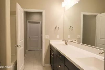 2838 E Fraktur Road, Phoenix, AZ 85040 - Photo 13