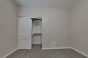 1349 N Parkcrest Cir, Mesa, AZ 85205 - Photo 9