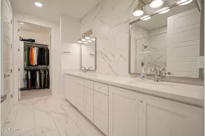 5250 E Deer Valley Drive #303, Phoenix, AZ 85054 - Photo 9